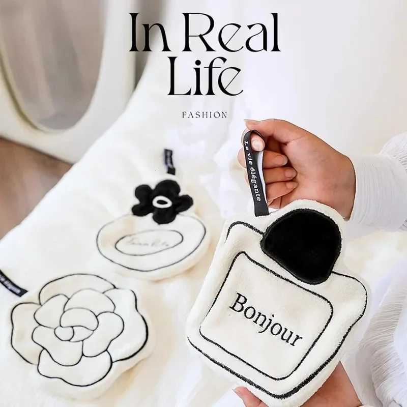 luxury Hand Towel French Minimst Speed Dry Face Towel Hangable Double-layer Thickened Absorbent Hand Cloth for Bathroom Kitchen C251210