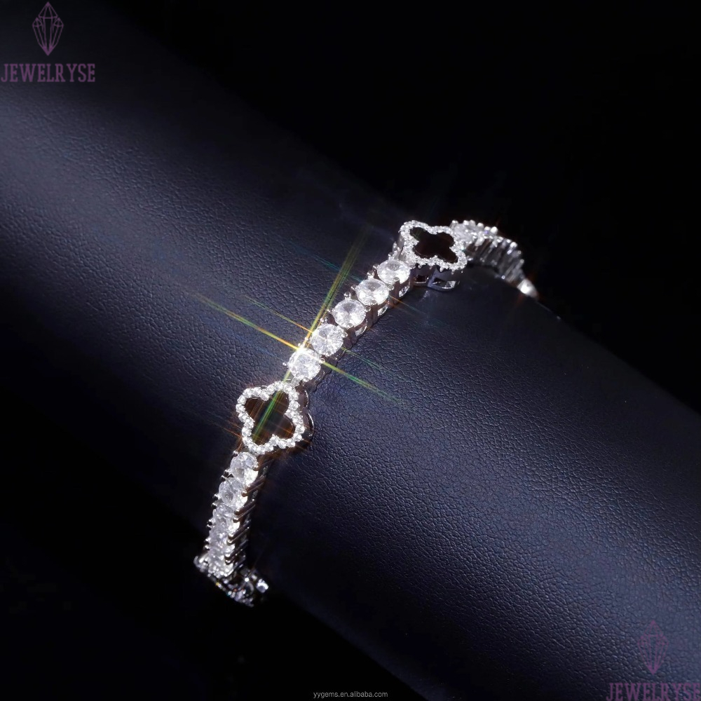 Luxury Vintage Four Leaf Clover Design S925 Silver VVS Moissanite Iced Diamond Bracelet Womens Lucky Charm Accessory