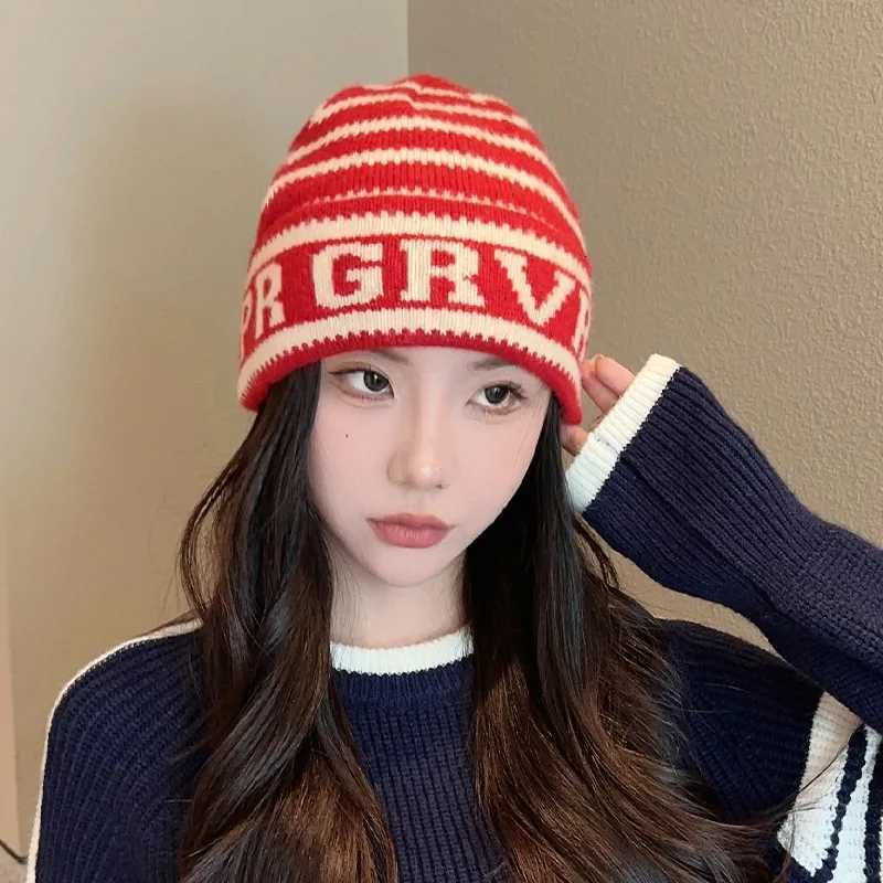 Luxury Winter Knitted Hat for Women Beanies Hat Casual Fasion Warm Pullover Hat Outdoor Riding Sports Hat Elastic Skullies Hat Y251209