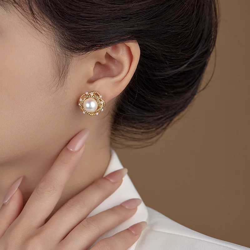 New French Fashionable and Prosperous Wrped Imitation Pearl Earrings Wens High end Banquet Jewelry Accories 2025 Y251210