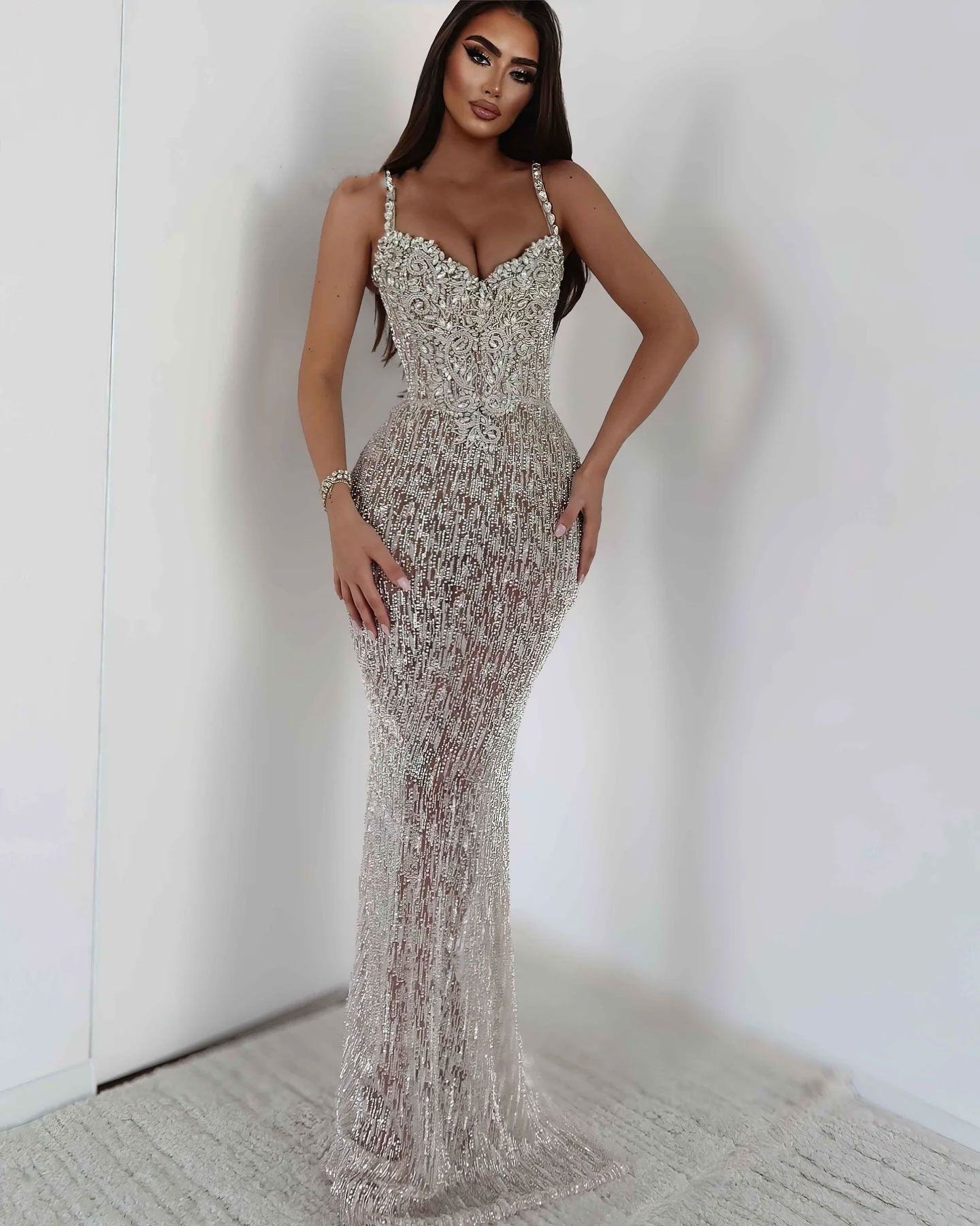 Sparkly Prom Dress Sequins Spaghetti Straps Shine Crystals Evening Gowns Ground Dresses Sleeveless Customized Robe De Soiree vestido de novia D10