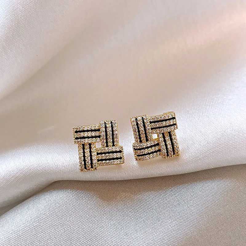 Design High-end Feel Micro Inlaid Zircon Geetric Black Lines Stud Earrings Retro Light Luxury Jewelry For Wens Accories Y251210