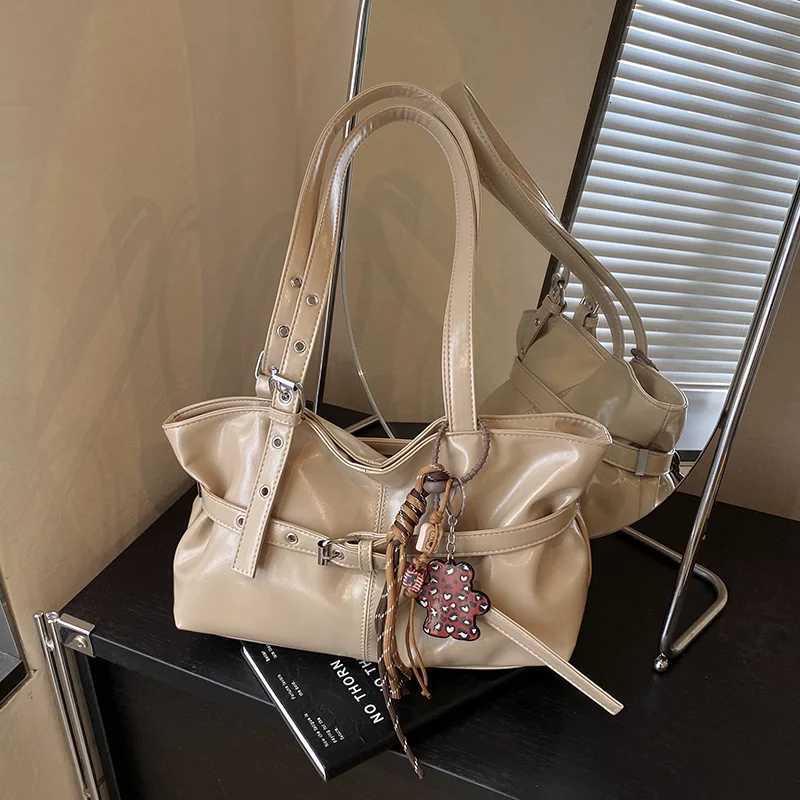 Luxury Wine Red Underarm Bag for Wen Autumn/Winter 2025 Cmuter Shoder Bag Casual Large Capacity s Belt Totes Y251209