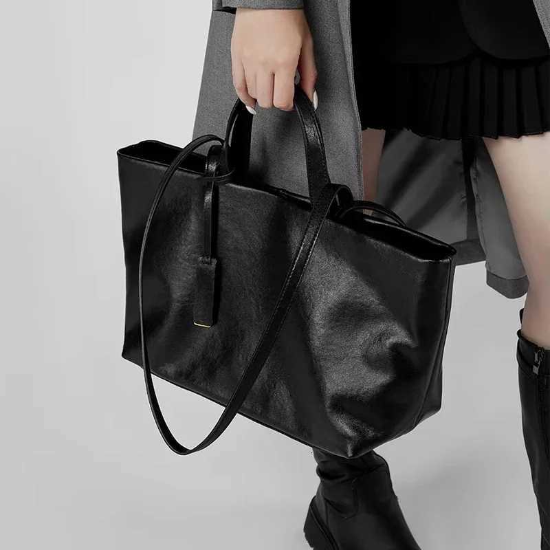 Cowhide Luxury Designer Wen Shoder Bag Leather Large Capacity Square Fi Tote Bag Korean Handbag Shopping Underarm Bags Y251209