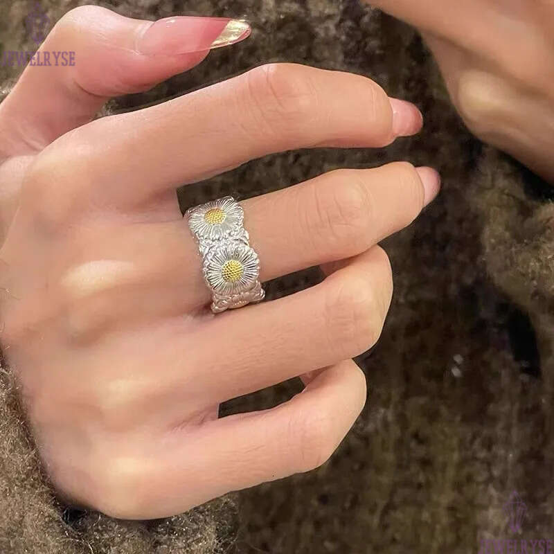 2025 summe new cute daisy designer rings for women luxury italy retro vintage gold silver ring jewelry open size