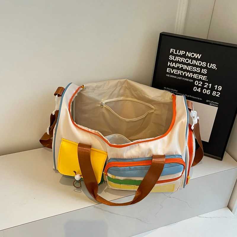 Large Capacity Travel Duffel Bag for TravelingOutdoor Yoga and Gym Training-Perfect for Weekend GetaysFitness Enthusiasts Y251209