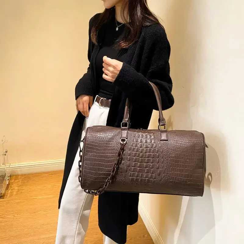 Summer Training Fitness Sports Gym Yoga Bag for Wen Large Lage Bag Portable Travel Duffel Handbag Weekend Bag Shoder Bag Y251209