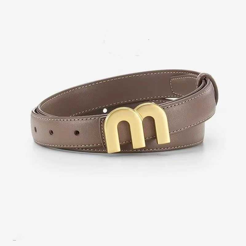 Luxury Couro feminino M Cinto de alta qualidade com fivela de ouro melhor combinado com vestidos cinto jeans feminino Y251210
