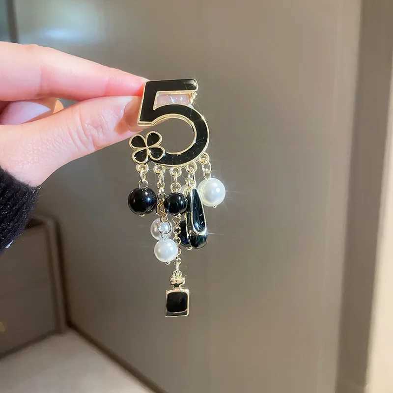 Black Tassel Chain Brooch for Wen Pearl Pendant Coat Pins Hijab Y251210