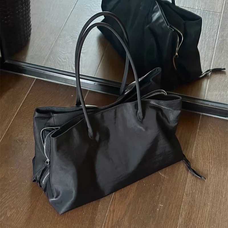 Korean Black Nyl Handbag Large Capacity Minimalist Wens Tote Bag Fi Mti-cpartment Cputer Shoder Bag Travel Bag Y251209