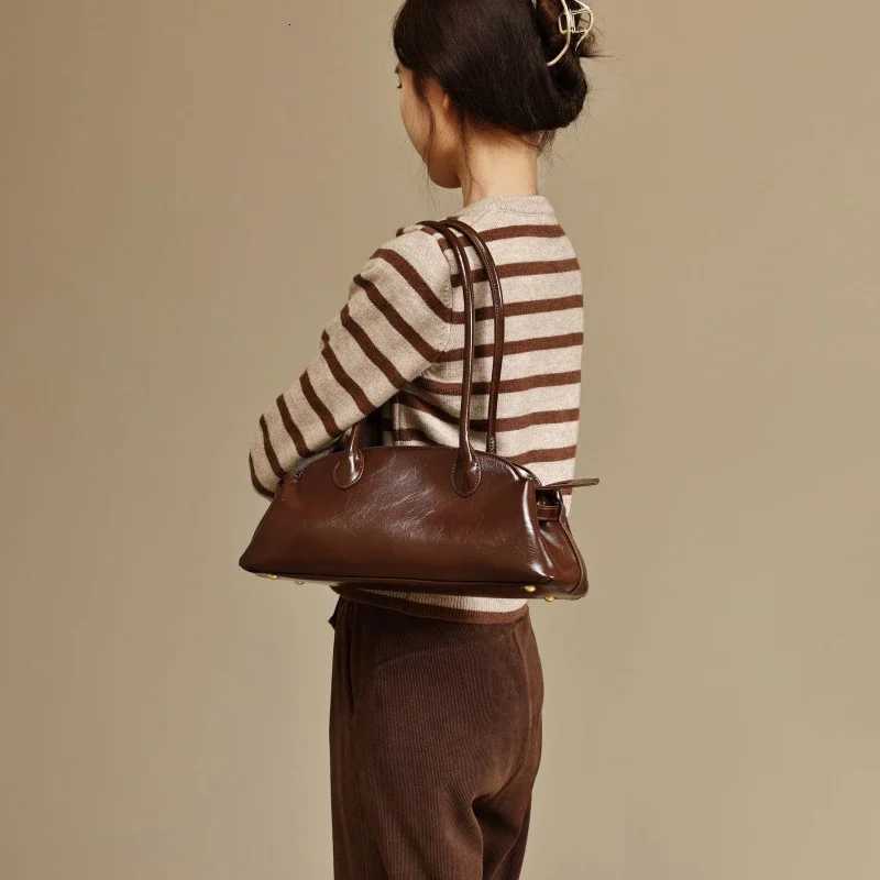 Light Luxury Branded Designer Bowling Bag New High-end Wens Handbag Stylish And Simple Shoder Bag Niche Design Underarm Bag Y251209