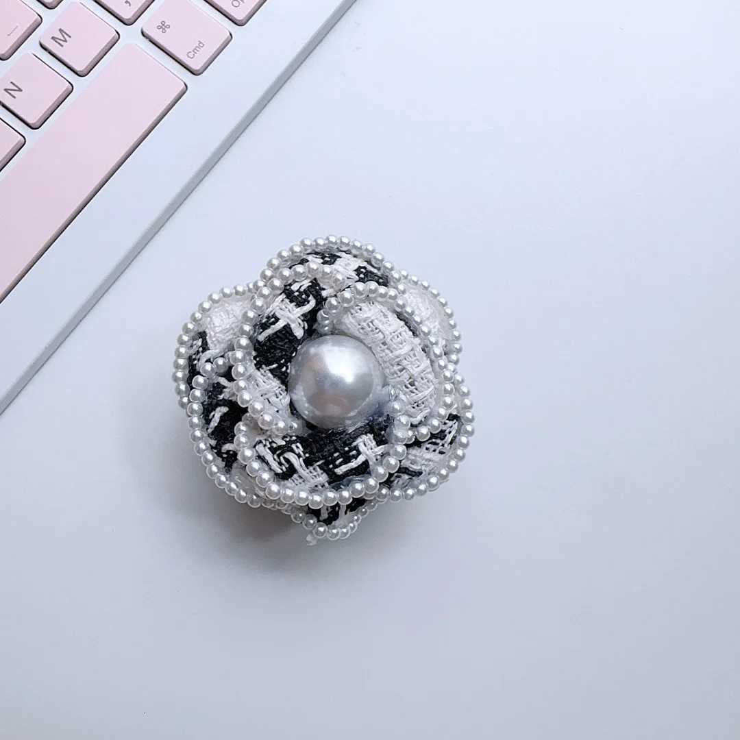 Luxury fashion fem 3D Pearl flower Magnetic Stand Foldable Phone Holder for Adjustable Grip Invisible Folding bracket C251210