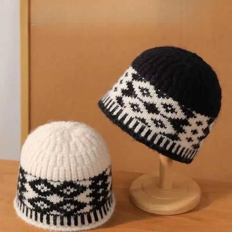 Luxury 2026 New Retro Color Block Grid Knitted Hat for Women Warm Cold Hat Face-Slimming Perfect for Autumn Winter Daily Wear Y251209