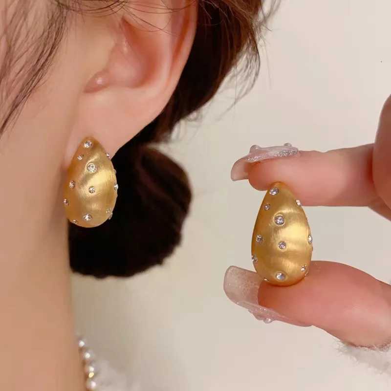 Gold Color Water Drop Earrings Simple Classic Alloy Water Drop Inlaid Crystal Wens Earrings Wedding Gift Accories Y251210