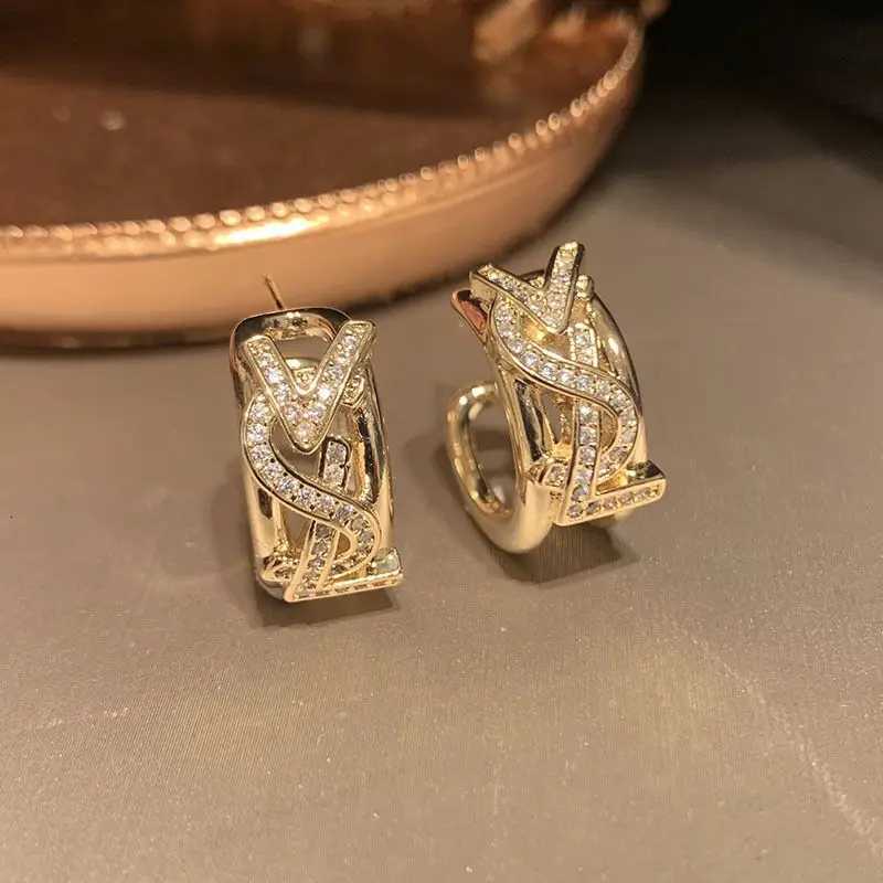 2026 Luxury Letter Earrings Gold Plated Hollow Circle with Zircon High-End Shiny Studs for Wen 1 Pair Y251210