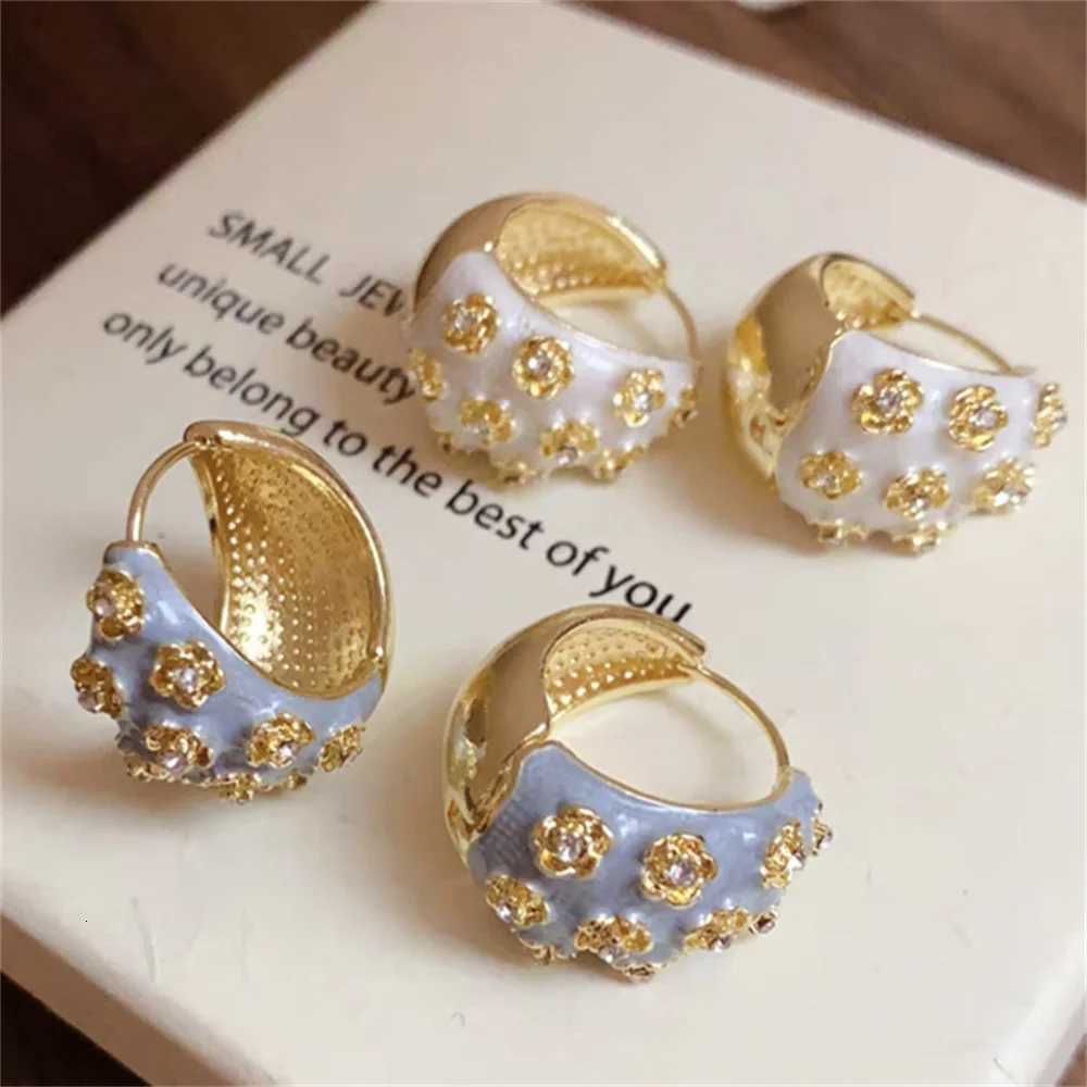 Fashion Elegant Charming Rose wer Paved Hoop Earrings For Wen Vintage Rantic Wen Jewelry Gift e White Y251210