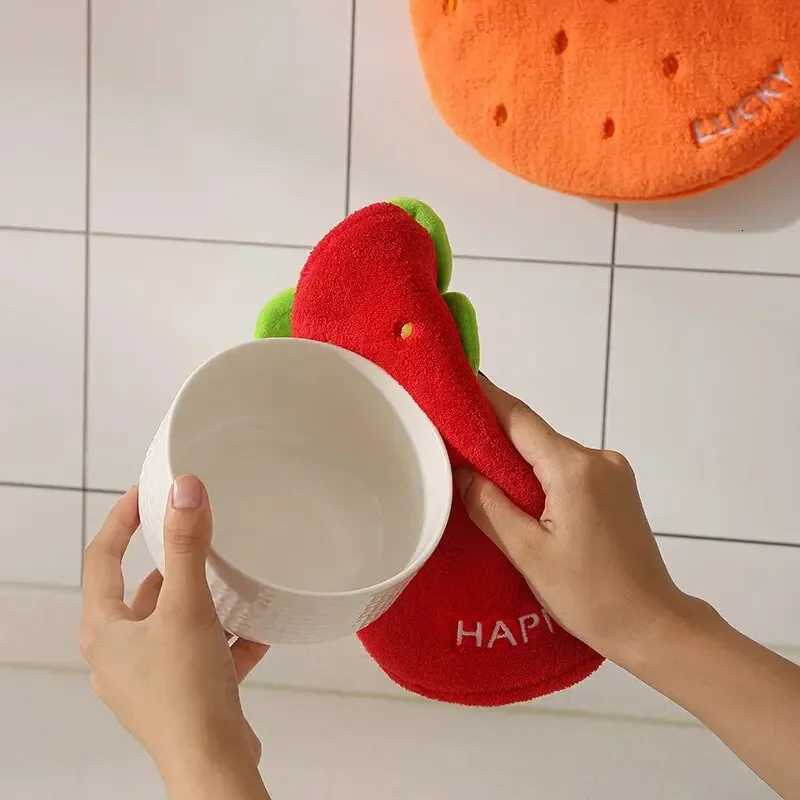 Hanging Coral Fleece Creative Fruit Hand Towel Kitchen Home Lazy Hand Towel Thickened Absorbent Kids Towel C251210