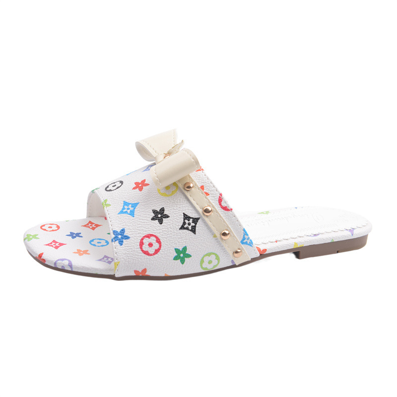 New Design Style Color Print Slippers 2026 Summer Hot Trend Versatile Women Sandals Beach Casual Flat Slippers Black White Free Shipping Size 35-40