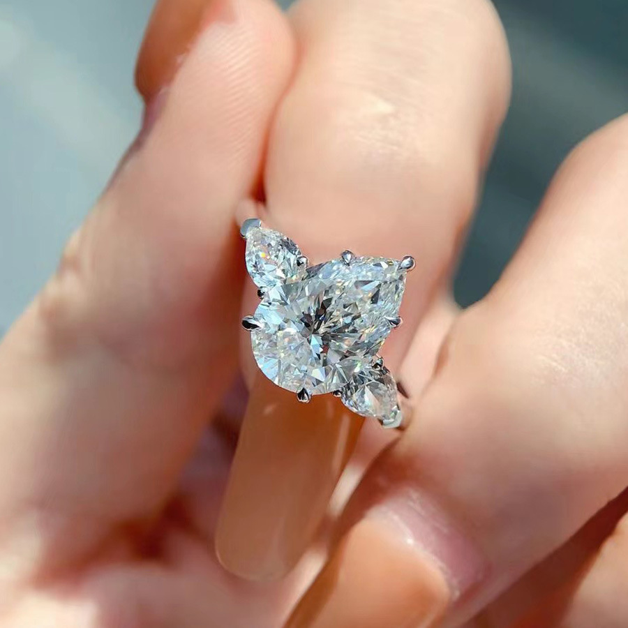 Jewellery Ring Designer Simulated Moissanite Water Droplet Shaped with Zircon Open Mouth Setting for Wedding Anniversary Gift High Quality
