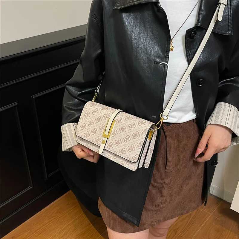 Niche Designer Shoder Bag 2025 Wens Vintage Letter Print Crossbody Purse Unique Underarm Bag Fi Y251209