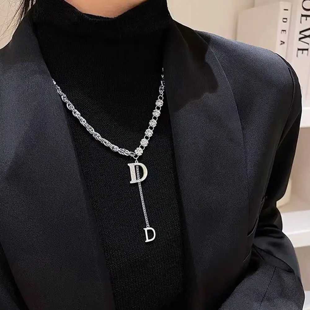 Design Sense Micro Setting Zircon D Letter Pendant Long Necklace Winter Sweater Chain Fashion Jewelry For Wan Girls Party Gift Y251210