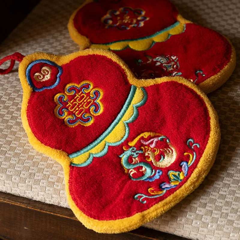 New Year Red Handkerchief Bathroom Hanging Hand Towel Absorbent Kitchen Towel Christmas Wedding Decoration New year Decoration C251210