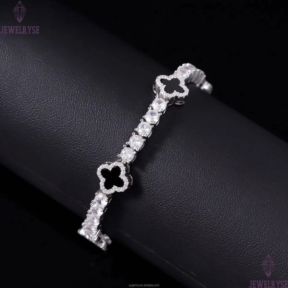 Luxury Vintage Four Leaf Clover Design S925 Silver VVS Moissanite Iced Diamond Bracelet Womens Lucky Charm Accessory