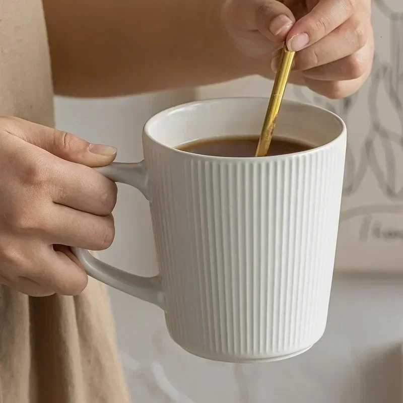 500ml Nordic Ceramic MUg Matte Milk Coffee Cup with Handle Home Office Practical Water Cup Solid Color Striped Shape liji C251210