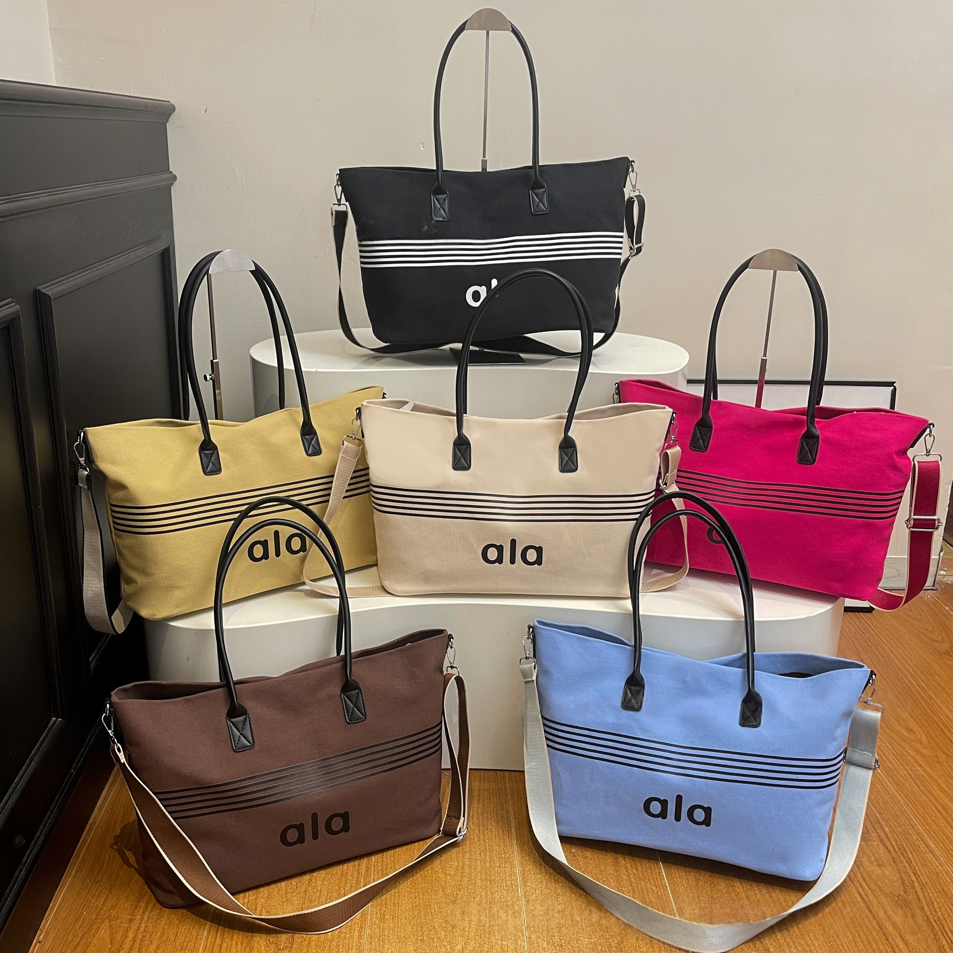 Tote Bag Designer Bag Large Capacity Canvas Tote Vintage Fashion Shoulder Bag Daily Outdoor Activity Travel Package