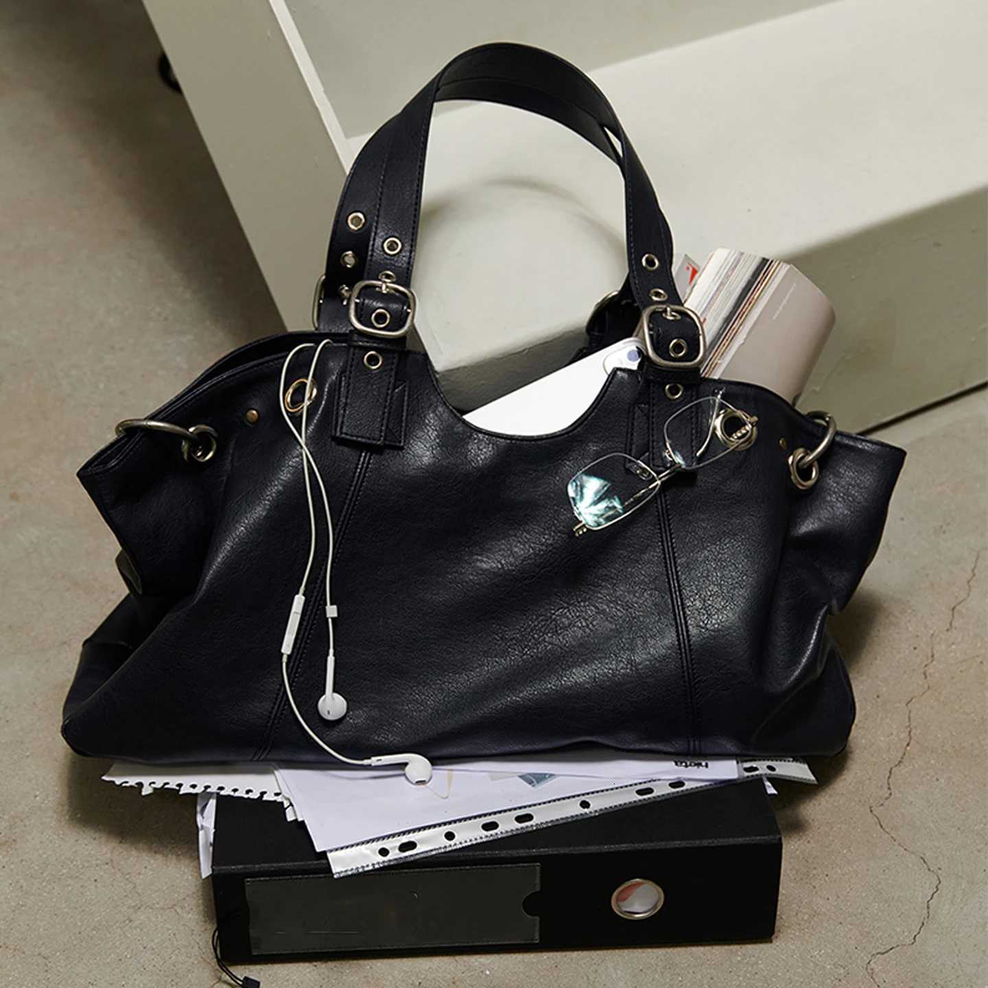 2025 new large-capacity tote bag wens high-end niche design shoder underarm bag Y251209