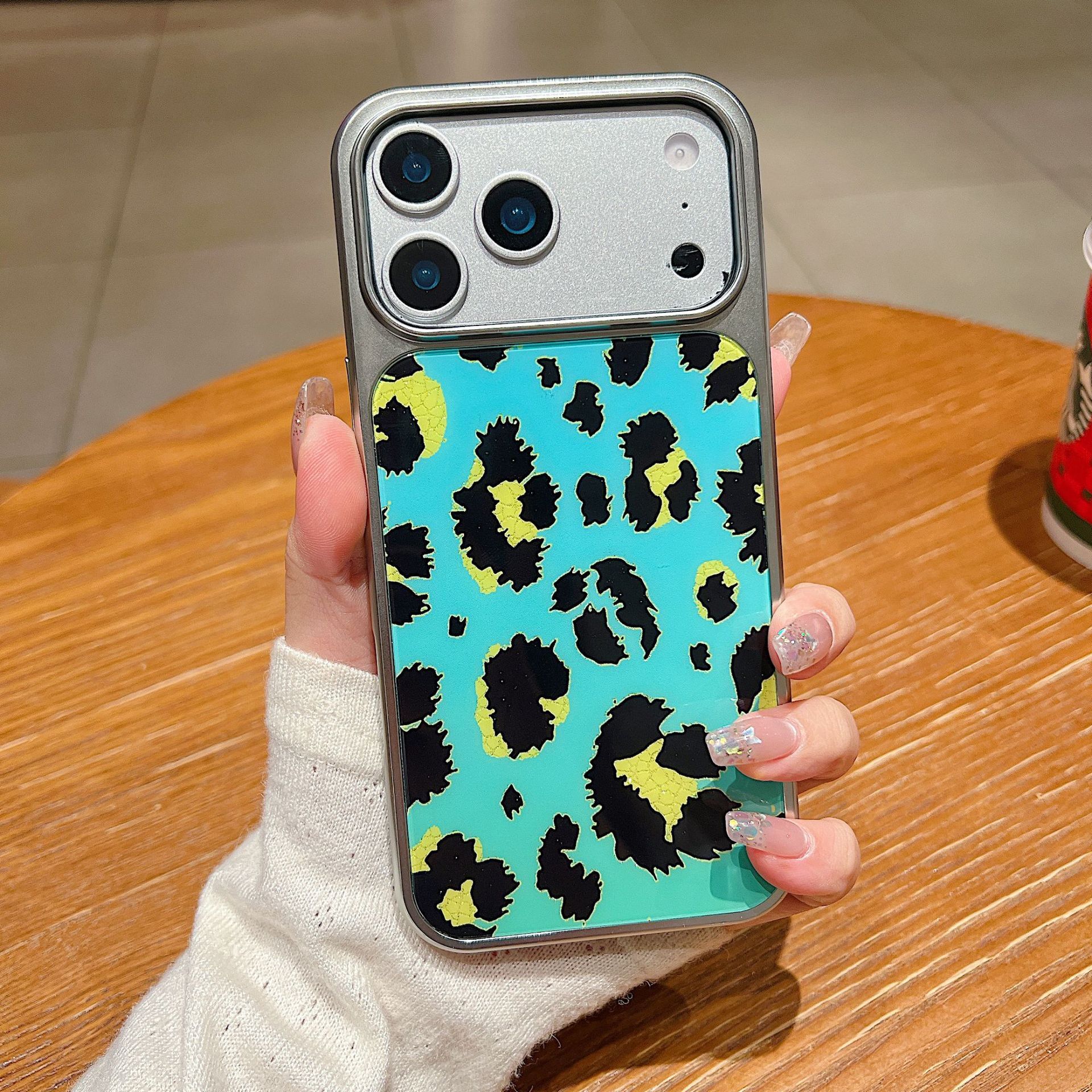 Korean and Japanese Style Epoxy Leopard Pattern Compatible with iPhone 17 Apple 16 Max Phone Case 15 Pro Electroplated Edge for Women