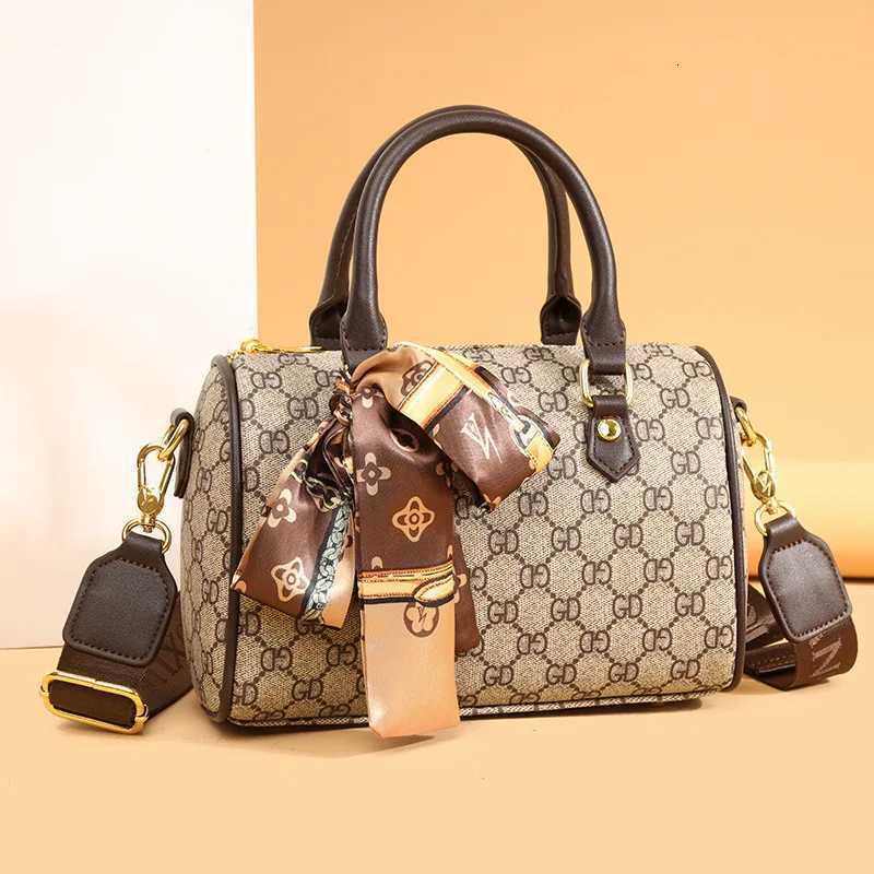 New winter fi Bost low bag versatile shoder bag printed crossbody handbag for wen Y251209