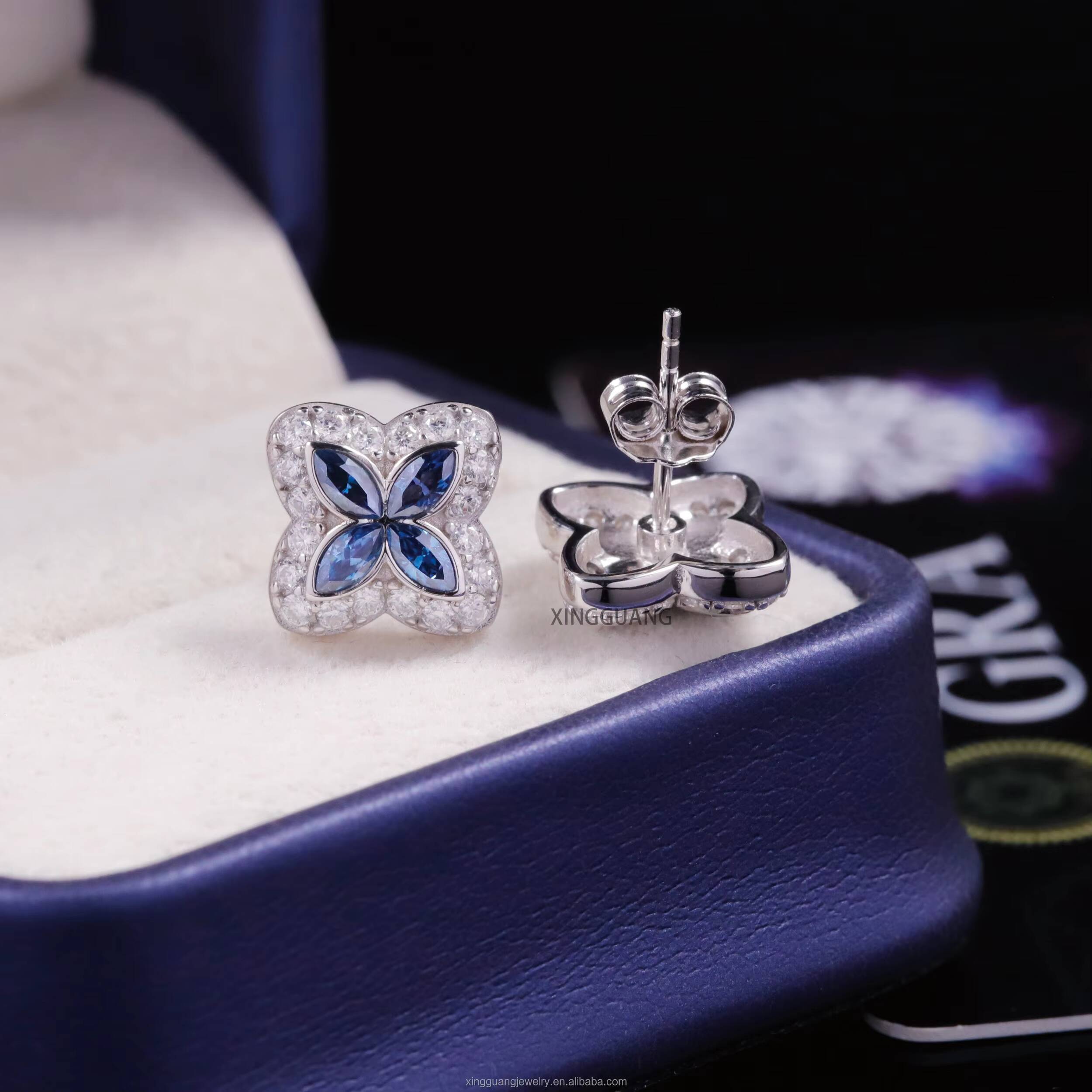 Flower Jewelry Sapphire Moissanite Four Leaf Clover Design White Gold Plated 925 Sterling Silver Earring Studs Women Men