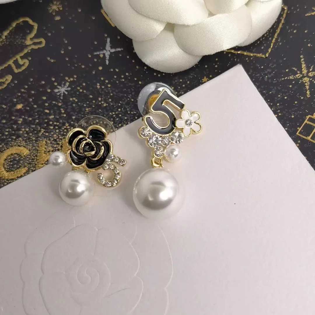 Luxury Asymetric Pearl No5 Long Dangle Earrings Accories Y251210