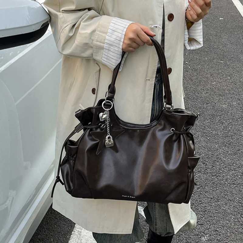 Casual Versatile Tote Bag Fi New High-end Large-capacity Handbag High-quality Pu Cmuter With Pendant Crossbody Bag Y251209