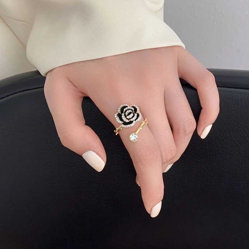 New Style Black Rose wer Shed Metal Opening Rings for Wan Girls French Luxury Zircon Index Finger Rings Jewelry Party Y251210