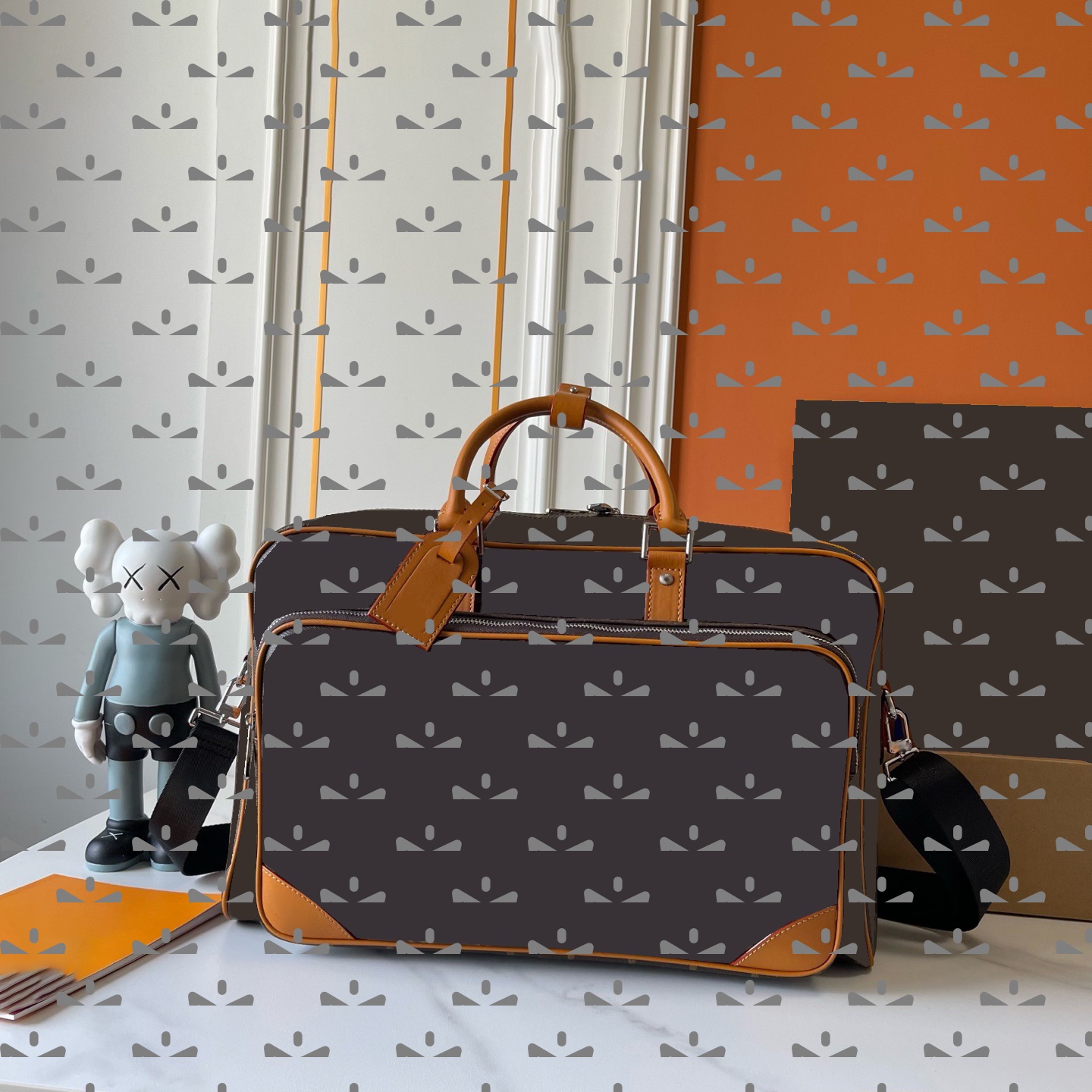 Elegant Large Capacity Fashionable Travel Companion - Long-lasting Designer Purse