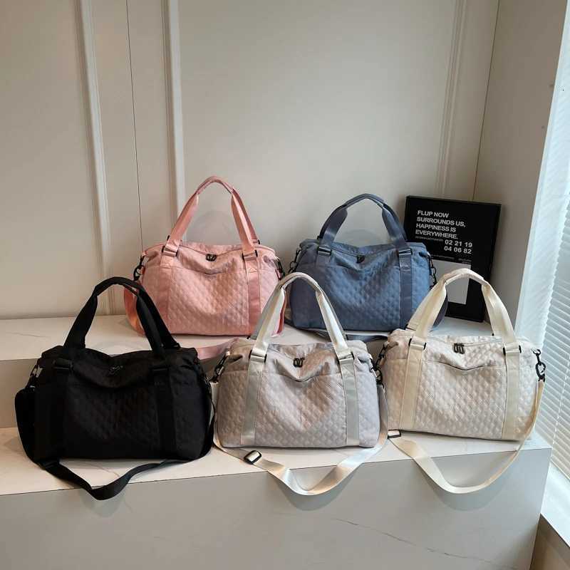 Large Capacity Outdoor Waterproof Travel Bag Lage Handbag Wen Shoder Bag Nyl Men Sports Gym Bag Fem Crossbody Bags Y251209