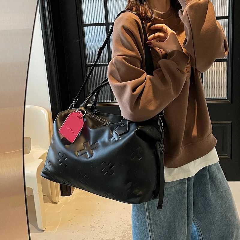 Large Capacity Travel Bag Wen Sports Bags Storage Fitness Bag Carry Lage Designer Bag Tote Bags Bolso Marca Lujo Y251209