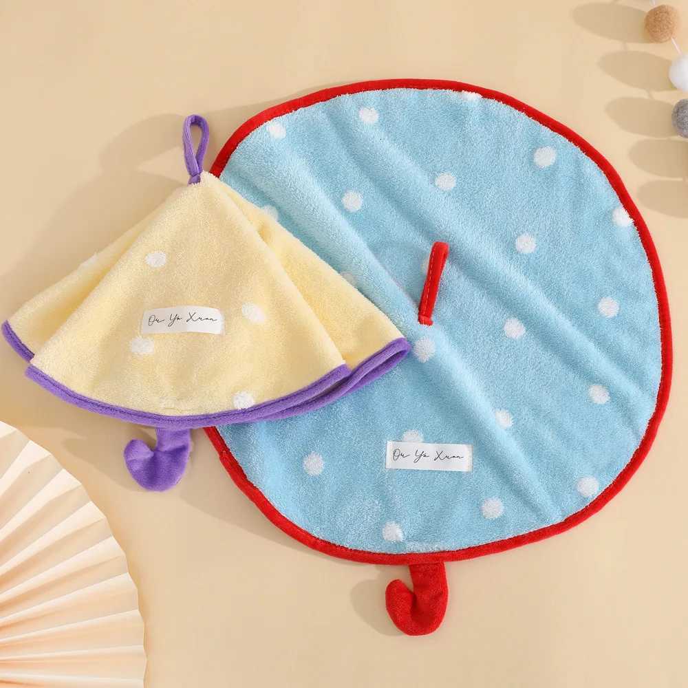 Hot-selling Small Umbrella-shaped Hand Towel Household Kitchen Hanging Hand Towel Coral Fleece Thickened Absorbent Handkerchief C251210