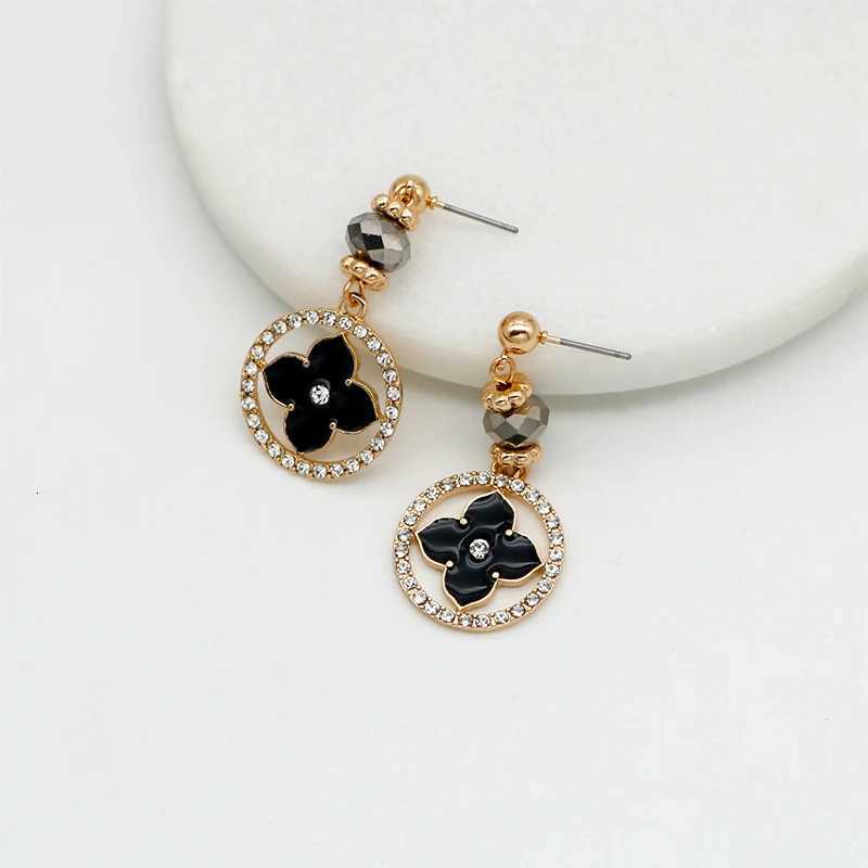 Black Enamel Petal Earrings For Wen Clear Stones Drop Dangle wer Iron Zinc Alloy Metal New Fashion Jewelry Gift C1058 Y251210