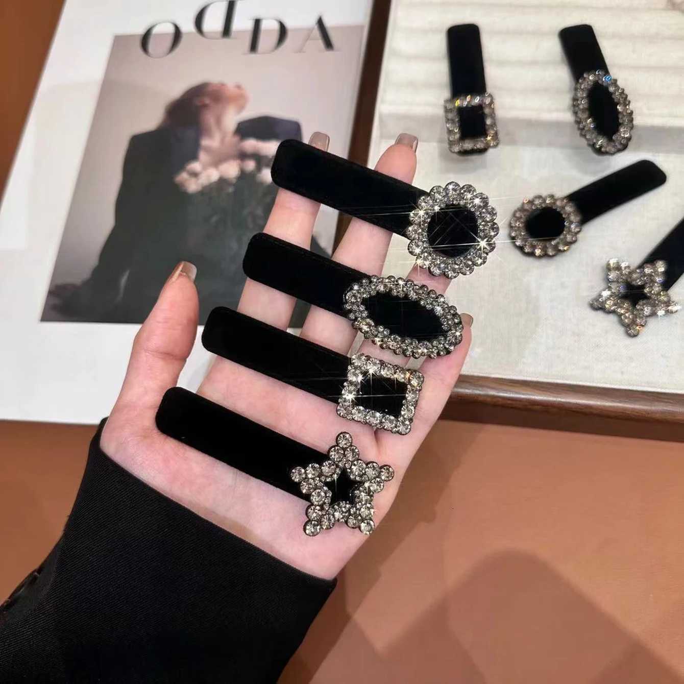 4Pcs/Set Luxury Black Geetric BB Hair Clip Retro Children Girls Clip Temperament Rhinestone Hairpin Hair Accorie Gift Y251210