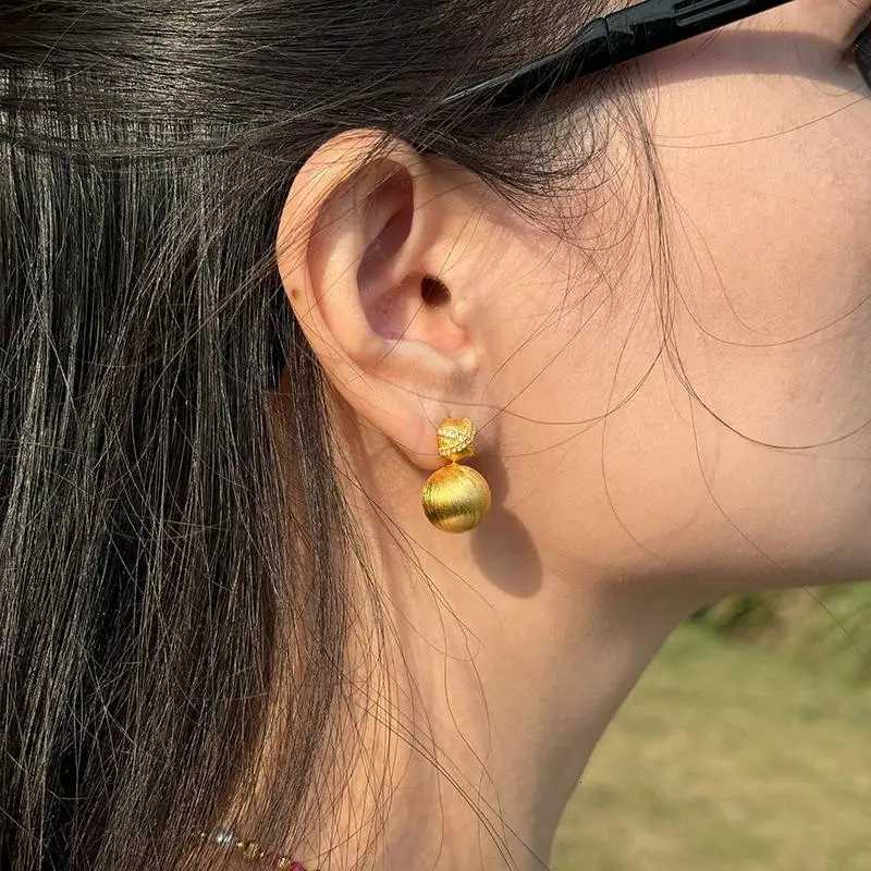 Creative new in bed small round bead earings stud high-quty design light luxury retro earrings for wen banquet jewelry Y251210