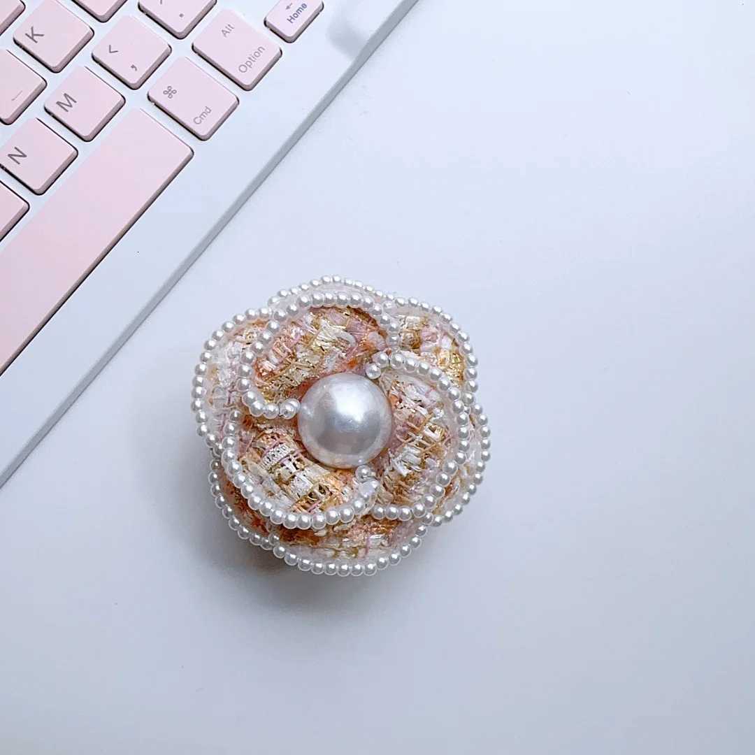 Luxury fashion fem 3D Pearl flower Magnetic Stand Foldable Phone Holder for Adjustable Grip Invisible Folding bracket C251210