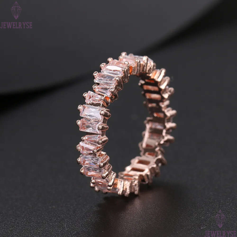 Hip Hop Iced Out Love Ring CZ Stone Tennis Band Rings Women Charm Luxury Jewelry Crystal Zircon Diamond Rose Gold Silver Wedding Gift
