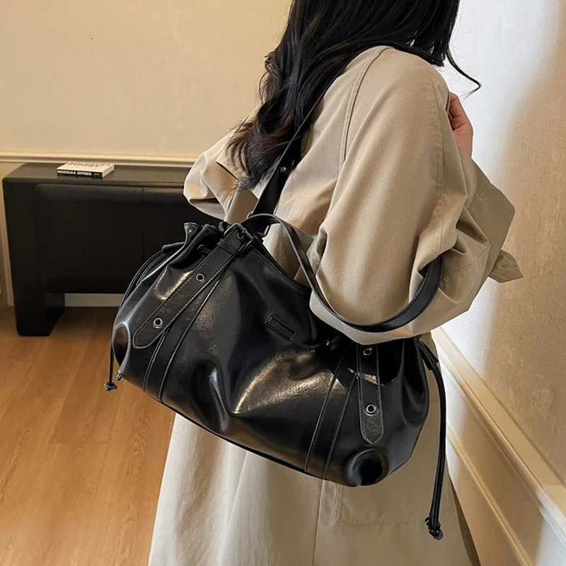 Light Luxury Brand Designer Shoder Bag Korean-style Fi Crossbody Bag Trendy Cmuter Bag Simple High-end Wen Bags Y251209