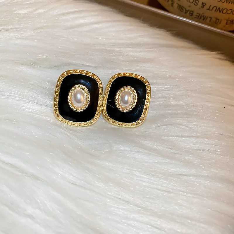 New Square Black Enamel Oil Stud Earrings for Wen Party Elegant Oval Imitation Pearl Charms Earrings Vintage Tren Jewelry Y251210