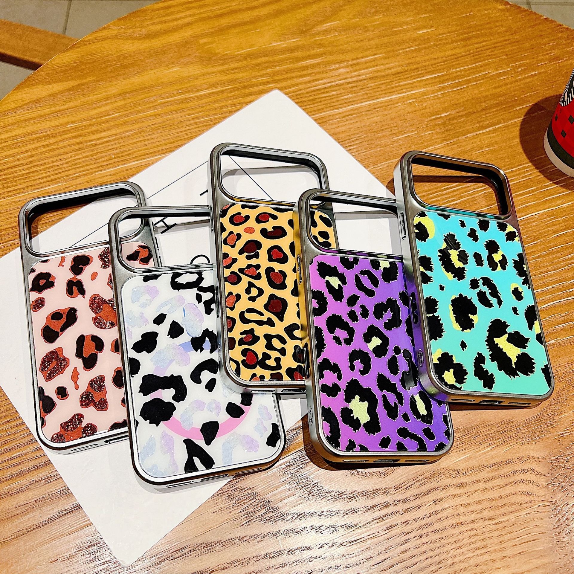 Korean and Japanese Style Epoxy Leopard Pattern Compatible with iPhone 17 Apple 16 Max Phone Case 15 Pro Electroplated Edge for Women