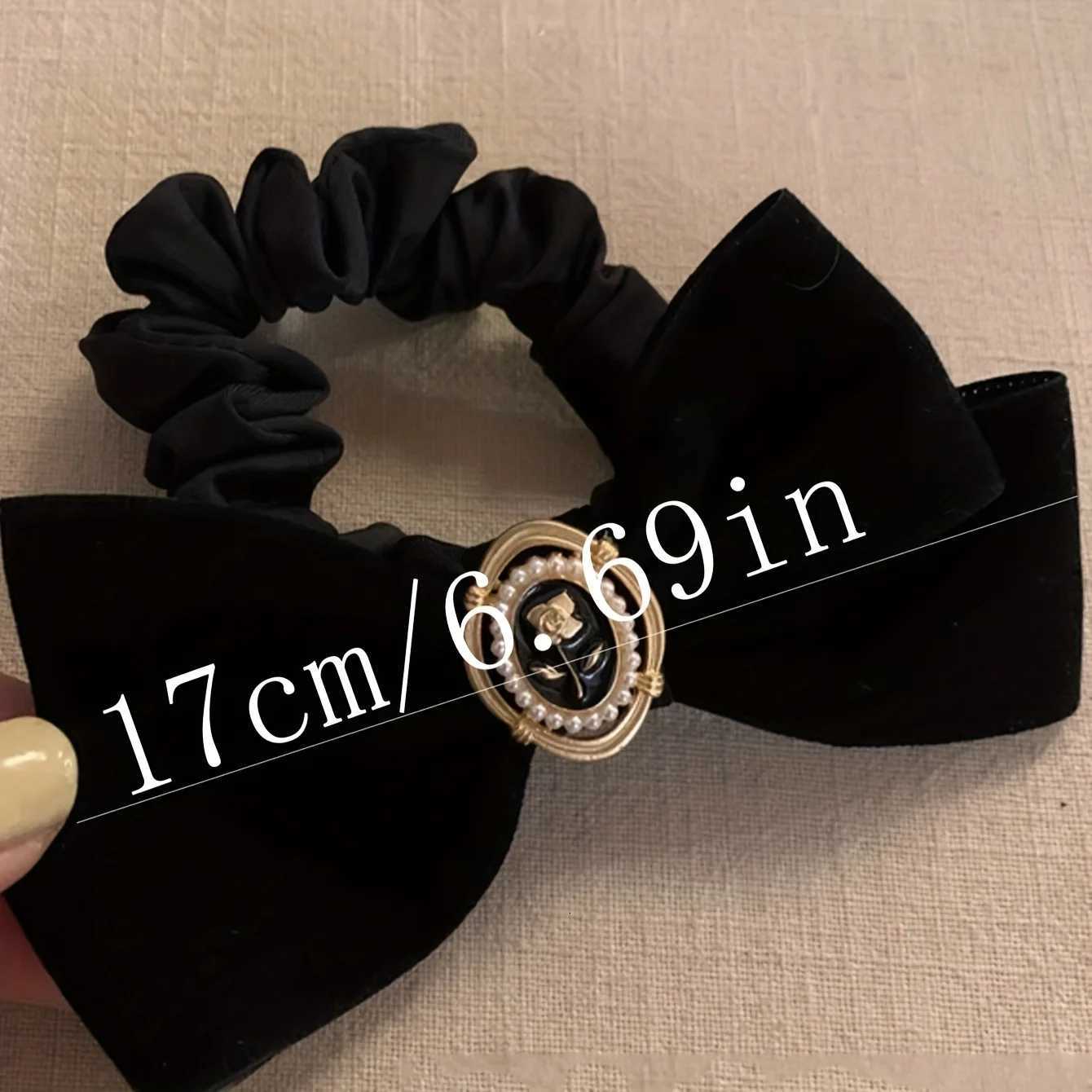 Elegant Veet Bow Hair Tie with Golden Embossed Design for Ponytails and Updos Black Veet Hair Accory Elegant Bun Holder Y251210