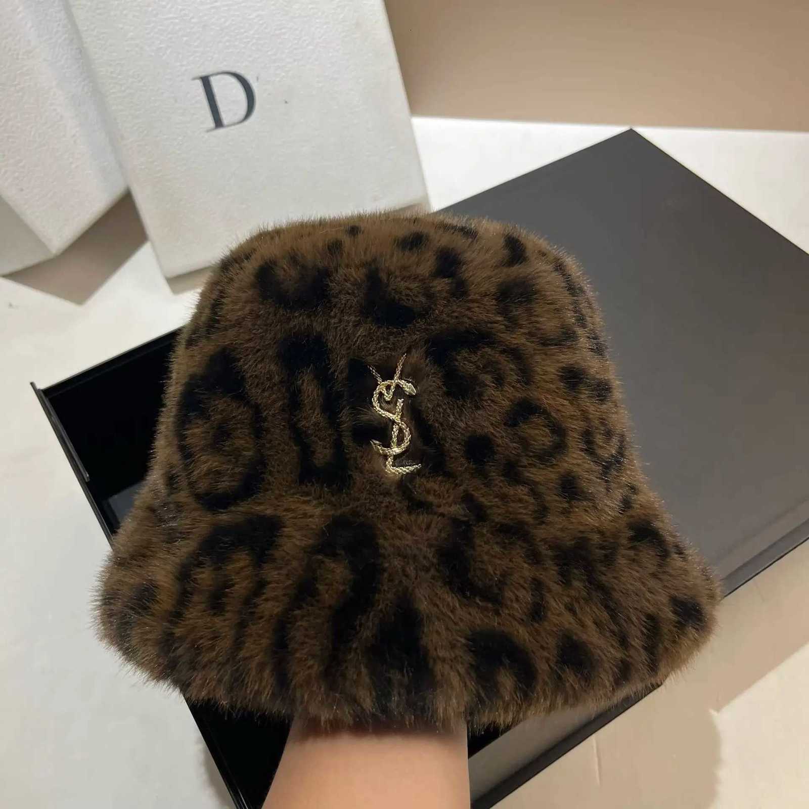 Leopard Print Hat Winter Warm Fuzzy Faux Mink Fur Fashion Pailot Hat for Wen Korean Style Luxury Tren Beanie Y251210